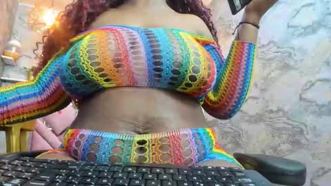 Snapshot of neffertiry_ebonny chatting on February 13, 11:23 pm Nefer online show from February 13, 11:23 pm