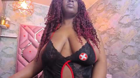 Snapshot of neffertiry_ebonny chatting on March 10, 11:48 am Nefer online show from March 10, 11:48 am