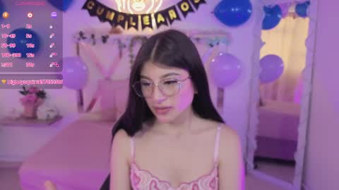 Snapshot of neftis_tay chatting on April 1, 8:06 pm NEFTIS online show from April 1, 8:06 pm