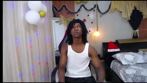 Snapshot of negga_cum chatting on December 16, 1:05 pm NEGGA online show from December 16, 1:05 pm