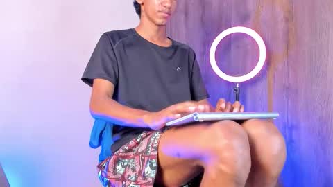 Snapshot of neitan_miller chatting on February 8, 6:22 pm neitan online show from February 8, 6:22 pm