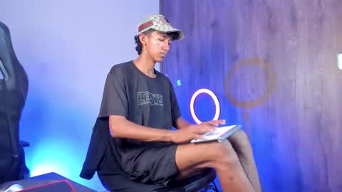 Snapshot of neitan_miller chatting on March 3, 9:48 am neitan online show from March 3, 9:48 am