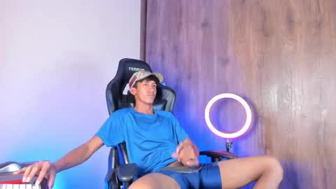 Snapshot of neitan_miller chatting on March 14, 7:36 am neitan online show from March 14, 7:36 am