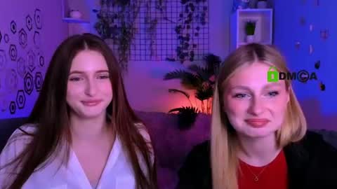 Snapshot of nekky_mouse chatting on June 10, 9:41 am Meow online show from June 10, 9:41 am