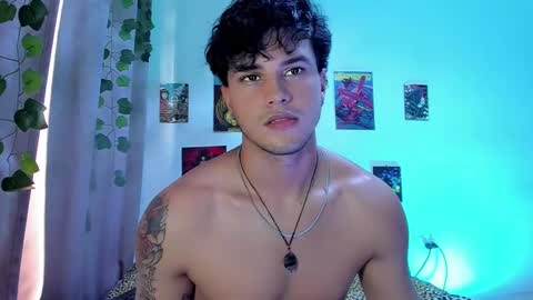 Snapshot of nekoboy01 chatting on December 15, 7:31 pm Nekoboy online show from December 15, 7:31 pm