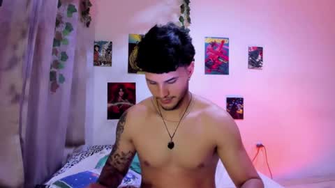 Snapshot of nekoboy01 chatting on December 28, 1:08 am Nekoboy online show from December 28, 1:08 am