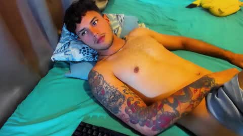 Snapshot of nekoboy01 chatting on October 10, 7:02 pm Nekoboy online show from October 10, 7:02 pm