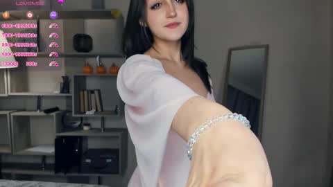 Vicky and Beatrice online show from January 18, 7:06 pm