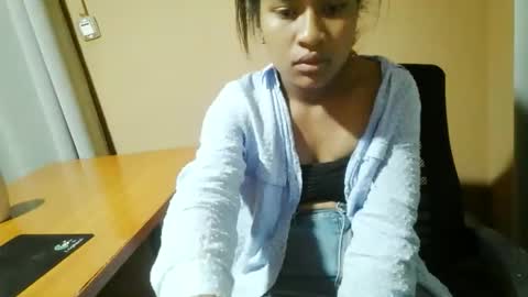 Snapshot of nelia_84 chatting on May 4, 5:53 pm nelia_84 online show from May 4, 5:53 pm