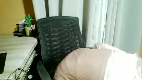 Snapshot of nelia_84 chatting on June 14, 2:24 am nelia_84 online show from June 14, 2:24 am