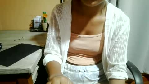Snapshot of nelia_84 chatting on June 21, 6:43 pm nelia_84 online show from June 21, 6:43 pm