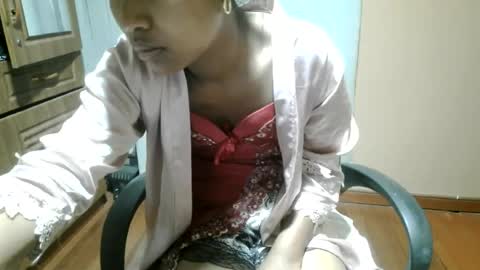 Snapshot of nelia_84 chatting on July 28, 5:23 pm nelia_84 online show from July 28, 5:23 pm