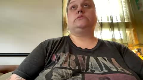 Snapshot of nellatlas chatting on June 14, 3:47 pm Nellie Atlas online show from June 14, 3:47 pm