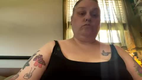 Snapshot of nellatlas chatting on June 24, 5:12 pm Nellie Atlas online show from June 24, 5:12 pm