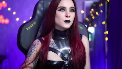    online show from December 5, 6:26 pm