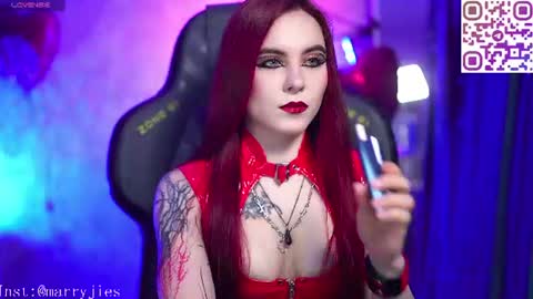 Snapshot of nelle_ chatting on June 27, 9:03 am online show from June 27, 9:03 am