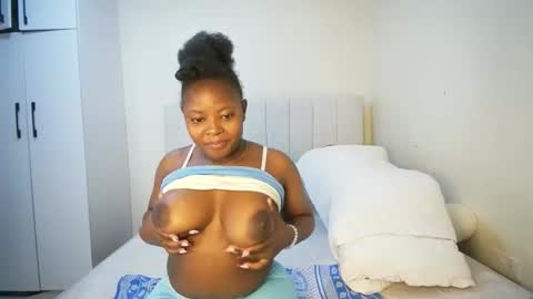nellyeluxe online show from May 1, 10:47 pm