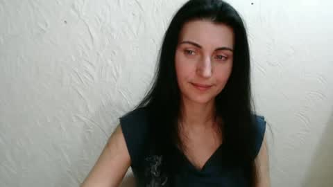 Snapshot of nensyfay_ chatting on February 15, 12:37 am Nensy online show from February 15, 12:37 am