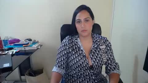 Snapshot of neny445 chatting on December 4, 2:15 pm kelly lopez online show from December 4, 2:15 pm