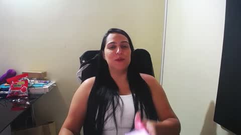 Snapshot of neny445 chatting on January 9, 4:06 pm kelly lopez online show from January 9, 4:06 pm