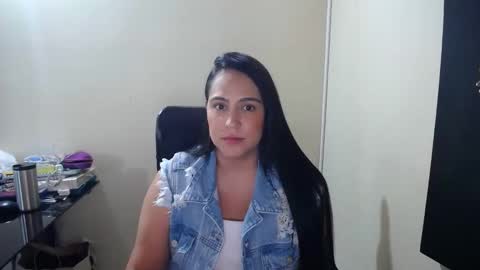 Snapshot of neny445 chatting on January 29, 6:07 pm kelly lopez online show from January 29, 6:07 pm