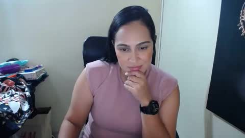Snapshot of neny445 chatting on February 1, 1:51 pm kelly lopez online show from February 1, 1:51 pm