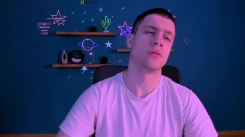 neo_raze_ online show from March 15, 7:53 pm