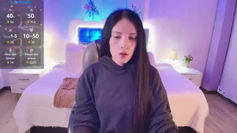 Snapshot of neo_sarah_ chatting on June 18, 3:29 am Sarah online show from June 18, 3:29 am