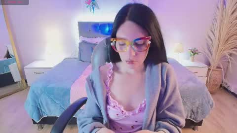 Snapshot of neo_sarah_ chatting on July 5, 2:51 am Sarah online show from July 5, 2:51 am