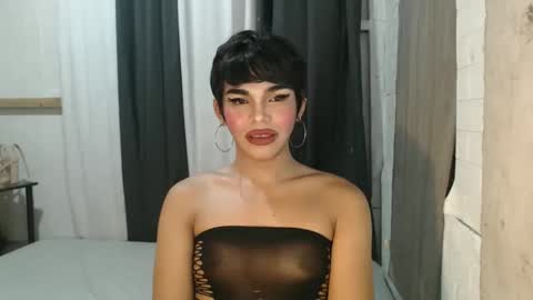 neomi online show from November 2, 1:02 pm