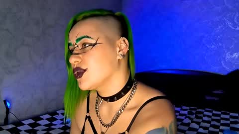 Snapshot of neonnectar_ chatting on October 16, 1:56 pm Ada online show from October 16, 1:56 pm