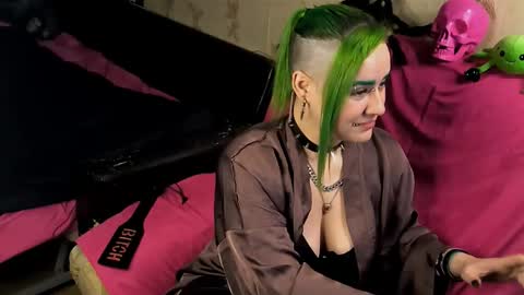 Snapshot of neonnectar_ chatting on November 20, 3:34 pm Ada online show from November 20, 3:34 pm