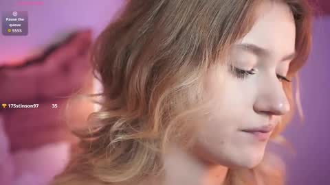 Snapshot of nerissa_xo chatting on October 24, 8:49 pm Nerissa online show from October 24, 8:49 pm