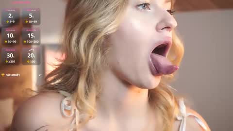 Snapshot of nerissa_xo chatting on October 28, 8:11 pm Nerissa online show from October 28, 8:11 pm