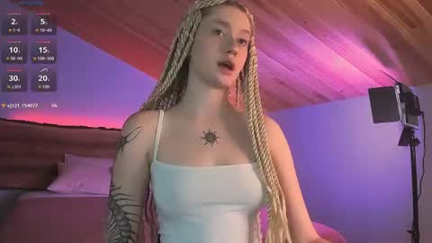 Snapshot of nerissa_xo chatting on June 17, 12:40 pm Nerissa online show from June 17, 12:40 pm