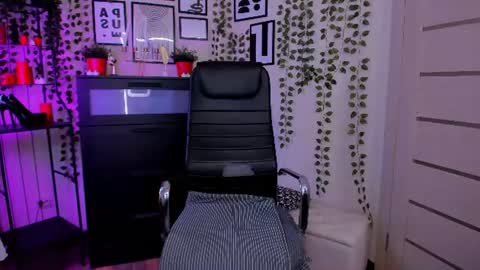 Snapshot of nero_asta chatting on August 6, 11:34 am nero_asta online show from August 6, 11:34 am