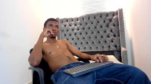 Snapshot of nero_reyd chatting on November 8, 7:23 pm Nero online show from November 8, 7:23 pm