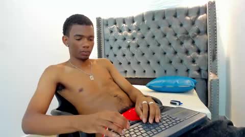 Snapshot of nero_reyd chatting on November 21, 7:45 pm Nero online show from November 21, 7:45 pm