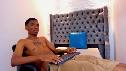 Snapshot of nero_reyd chatting on December 15, 7:29 pm Nero online show from December 15, 7:29 pm