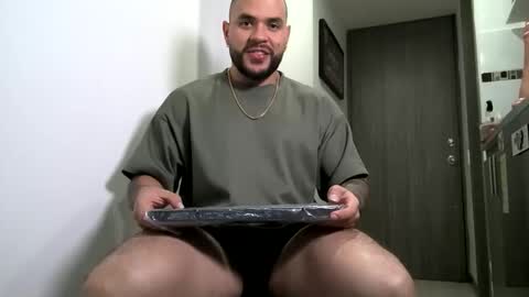 Snapshot of neron_xxl chatting on November 12, 11:03 pm neron XXL online show from November 12, 11:03 pm