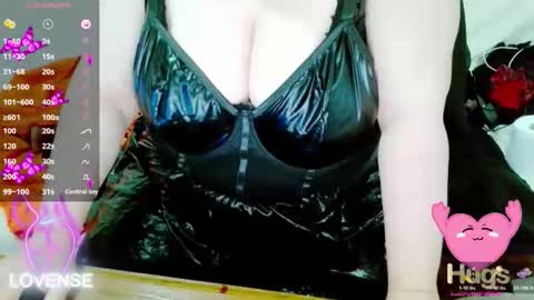 Snapshot of neslihan35 chatting on May 15, 9:27 am neslihan online show from May 15, 9:27 am