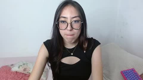 Nessa online show from May 14, 11:00 pm
