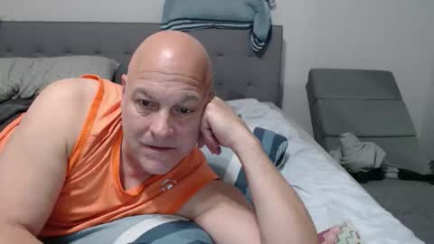 nethggoes85 online show from April 15, 1:56 am