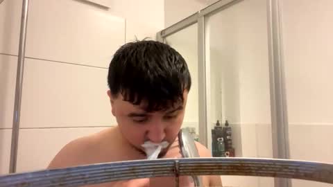 Joung Boy online show from December 14, 7:40 pm