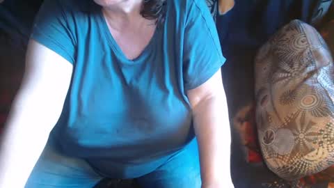 Snapshot of new_milf chatting on July 2, 3:29 pm Lilly online show from July 2, 3:29 pm