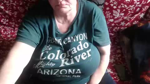 Snapshot of new_milf chatting on July 25, 2:47 pm Lilly online show from July 25, 2:47 pm