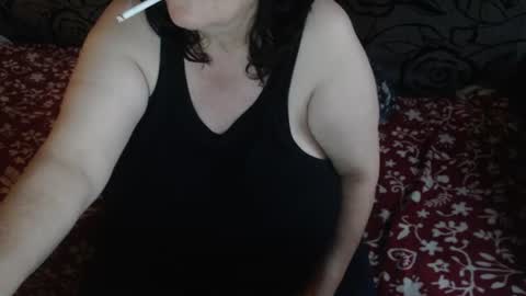 Snapshot of new_milf chatting on July 27, 3:13 am Lilly online show from July 27, 3:13 am