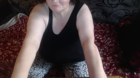 Snapshot of new_milf chatting on August 8, 3:19 am Lilly online show from August 8, 3:19 am
