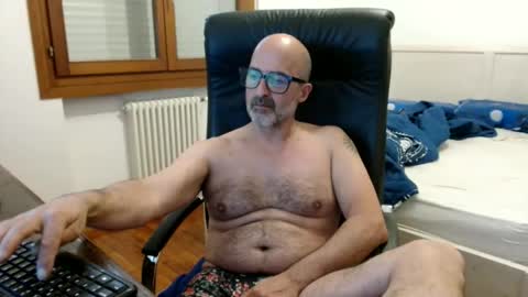 Snapshot of new_simi_74 chatting on June 3, 6:24 pm simi online show from June 3, 6:24 pm