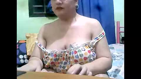 Snapshot of new_taboo_fetishqueen chatting on June 2, 4:20 pm mariapaula online show from June 2, 4:20 pm